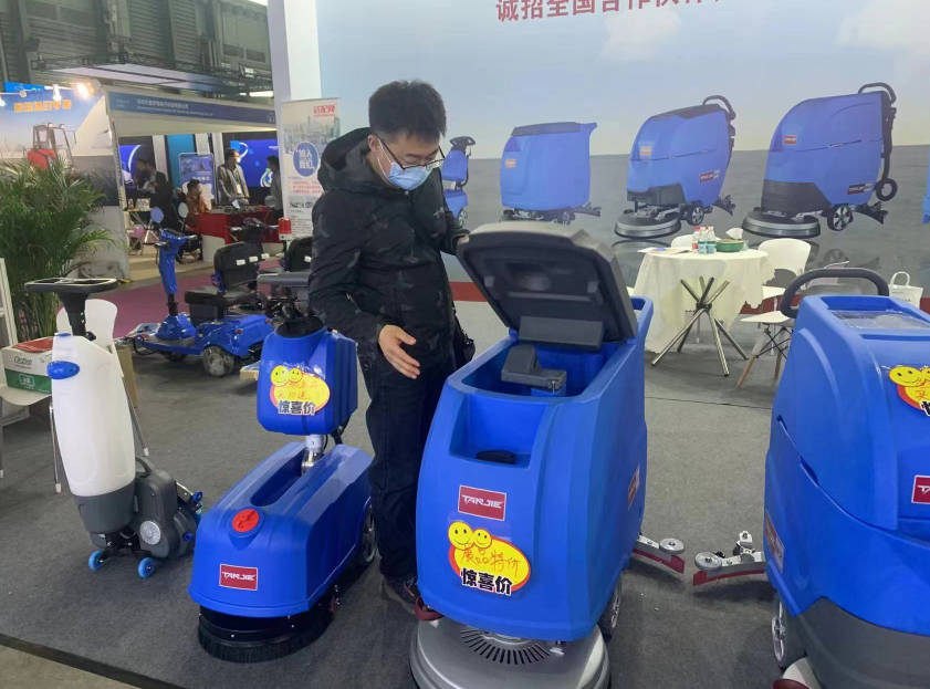 南平坦洁洗地机公司致力于电动洗地机的生产、销售和服务百家